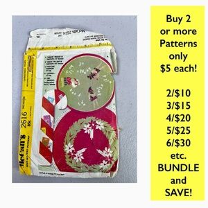 Vintage 1970 MCCALLS PATTERN 2616 Christmas TREE SKIRT Stockings ORNAMENTS +More